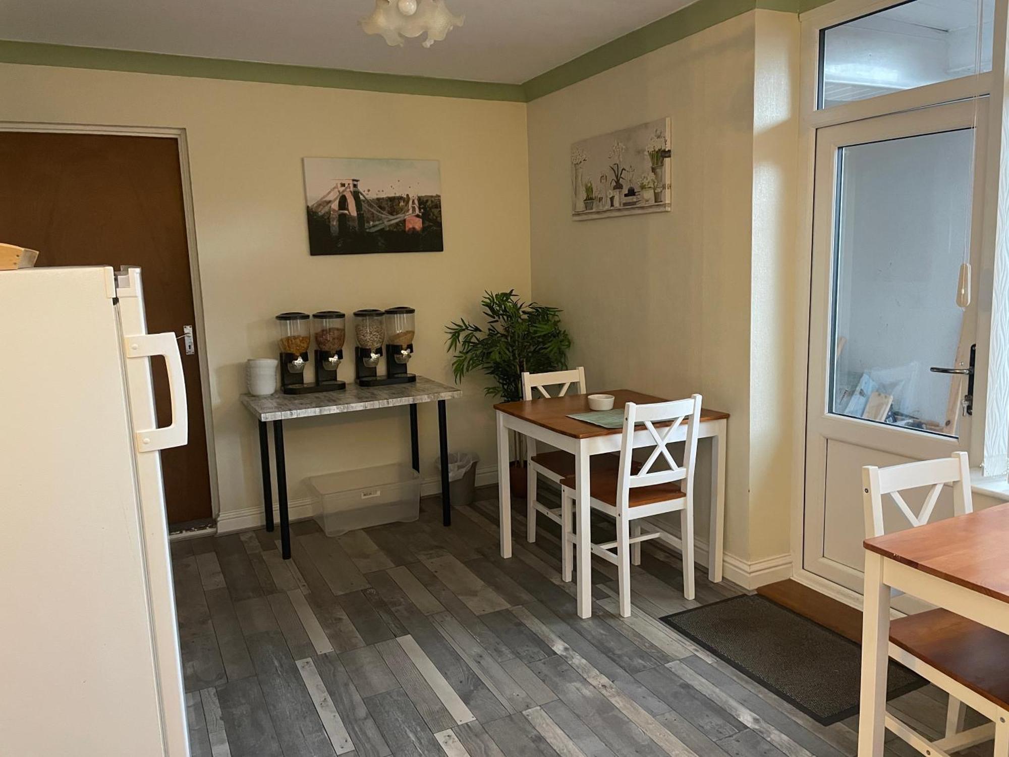 Maple Leaf Guest House Almondsbury Luaran gambar